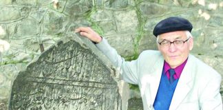 Зардыхан Қинаятұлы – 80: «Не жазып кетсе, жайы сол»