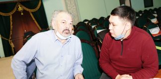 Тұңғышбай Жаманқұлов: «Әкімдерді мақтап мал табуға болмайды»