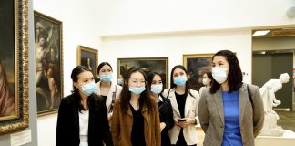 Гүлмира Қанай студенттермен өзгеше форматта кездесуде