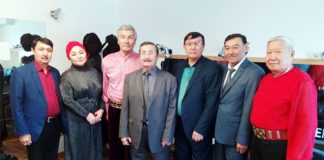 Өнерлі шаңырақ, өскен әулет