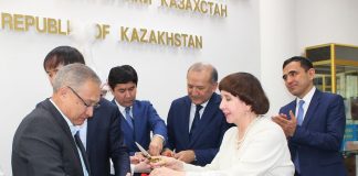 Ұлттық кітапханада «Юз шеьр» кітабының тұсаукесері өтті