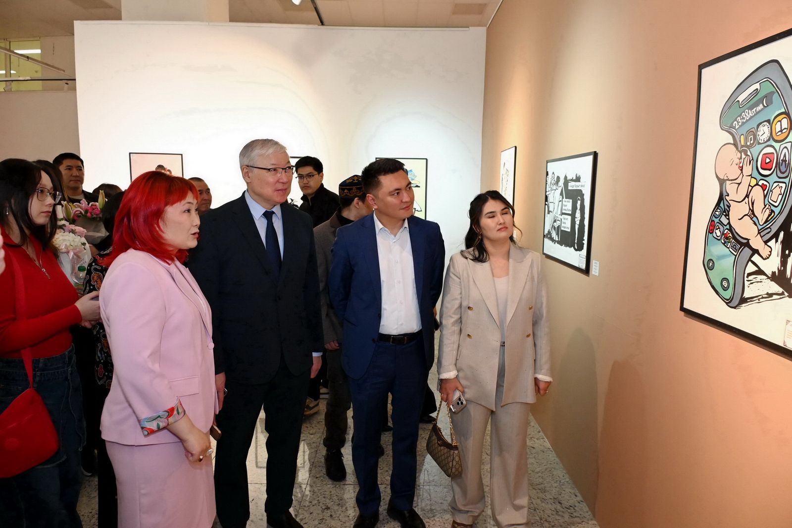 Үнсіз үндеу: Аңсаған Мұстафаның «Сөйле, сурет!» атты көрмесі ашылды