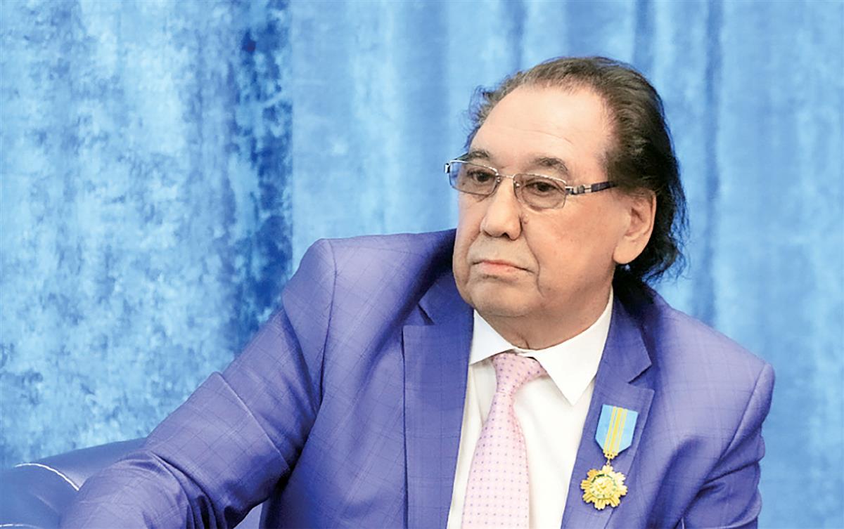 «АДАМДАРДЫҢ БӘРІН СҮЙЕМ, БӘРІН ДЕ, ӘРБІР АДАМ ЖҮРЕГІ БАР, ӘНІМДЕ» немесе «САҒЫНДЫМ САҒЫМ ЖЫЛДАР ӨТТІҢ-АУ АҒЫП, ЖЫЛДАР»