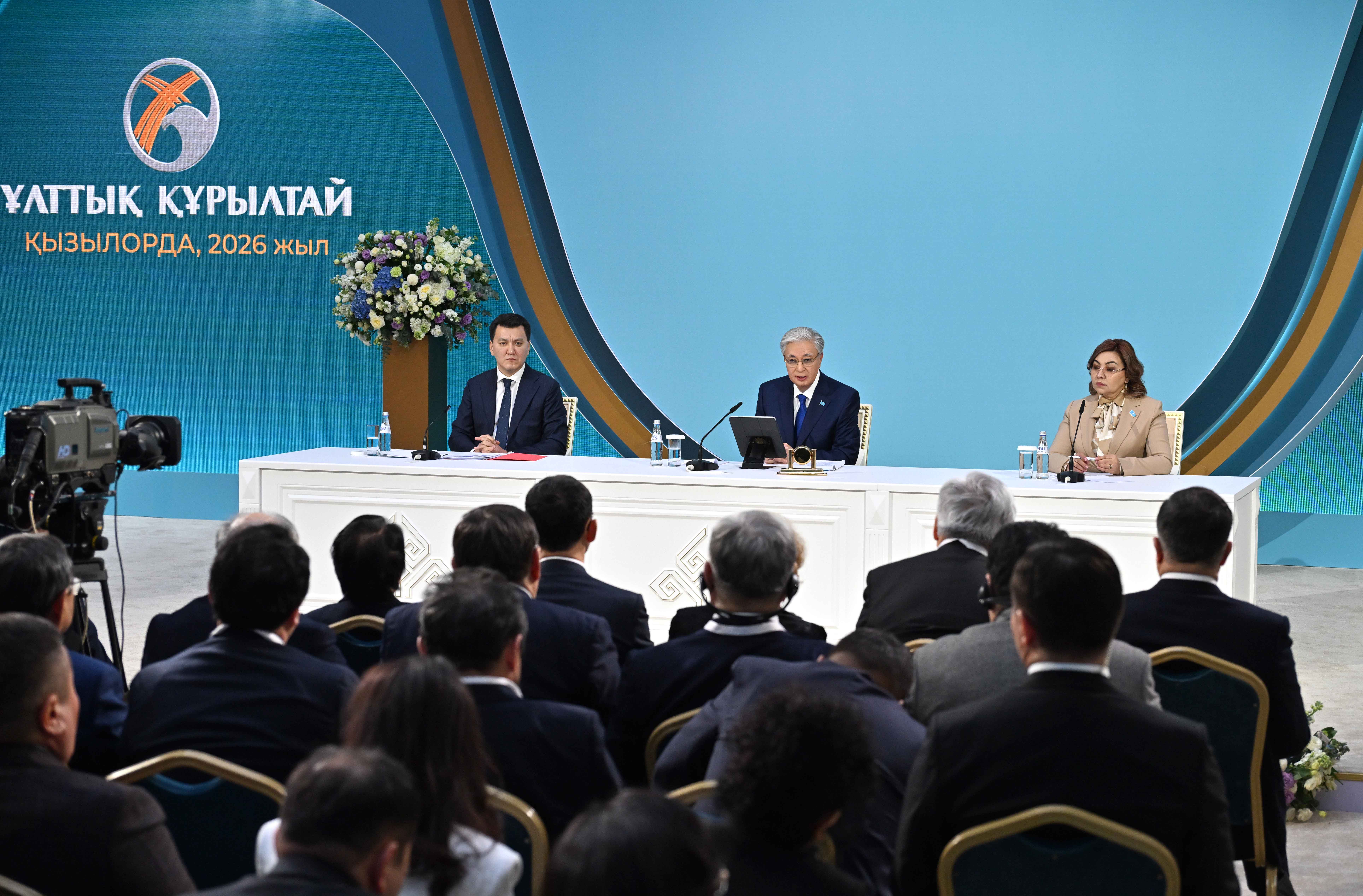 Ақ киіздегі демократия: Мемлекет басшысы құрылтайды не үшін жаңғыртты?