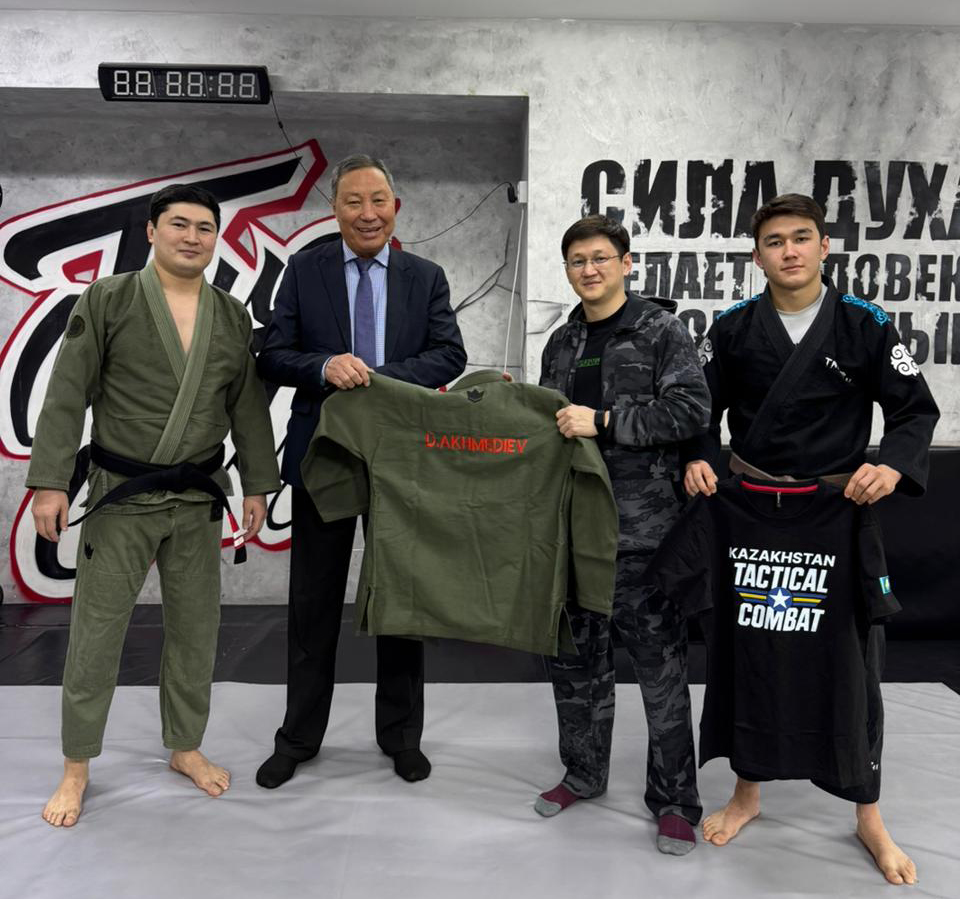 Қорғаныс вице-министрі Сағадат Нұрмағамбетов атындағы спорт клубының спортшыларымен кездесті