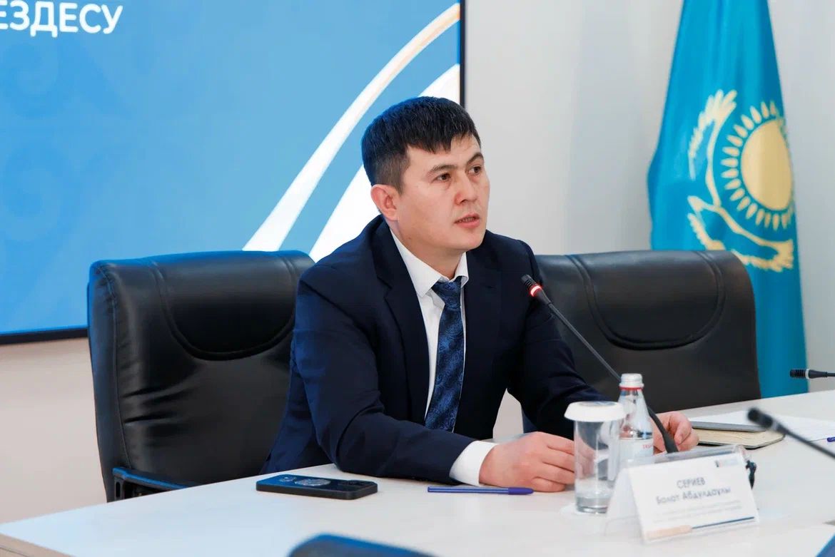 Жетісу университетінде Конституция жобасын талқылауға арналған жиын өтті
