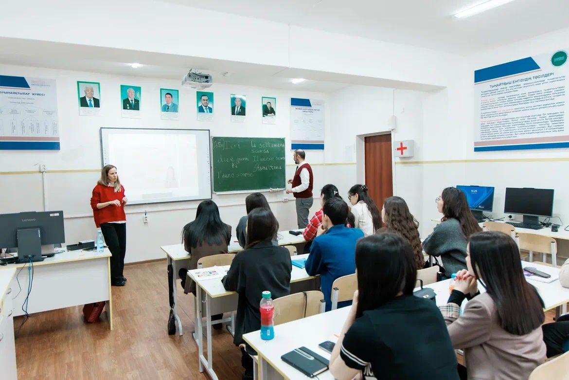Жетісу университетінде итальян тілін оқыту қарқынды жүргізілуде