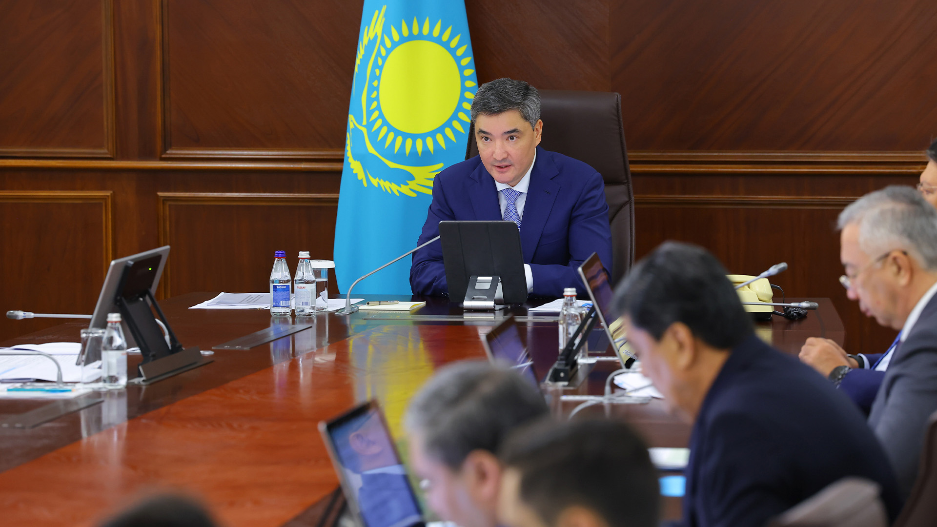 Су кеңесінің отырысы: Олжас Бектенов өңір әкімдеріне гидронысандарды жаңғырту жұмыстарын күшейтуді тапсырды